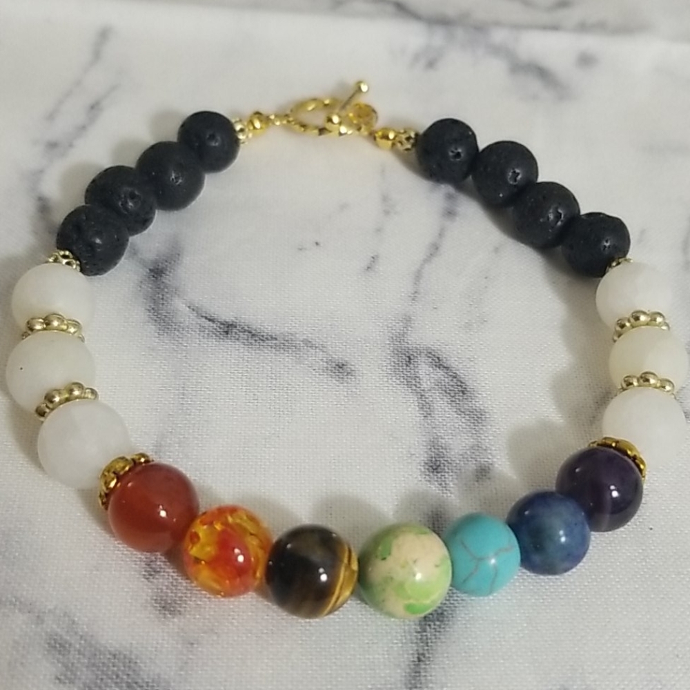 7 Chakra stone, white quartz beaded bracelet - Picture 7 of 8